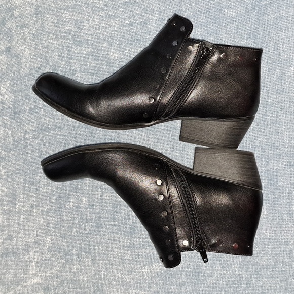 Portland Boot Company Black Ankle Boot with silver studs. 8 1/2. Block heel. - Picture 4 of 5
